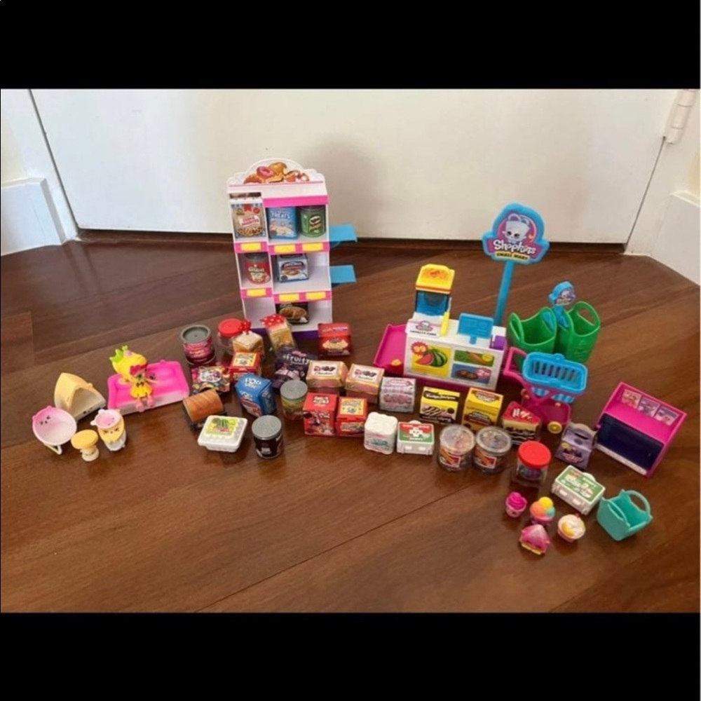 Shopkins grocery mart & family mini packs & happy places